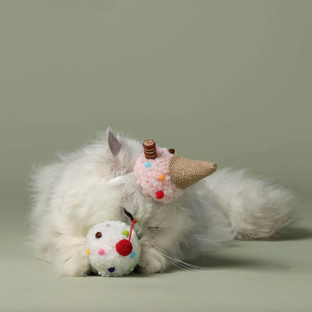 Gelato Cat Hat & Catnip Toy Combo – Cute Costume Hat with Interactive Catnip Toy